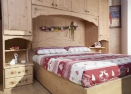letto rustico in legno